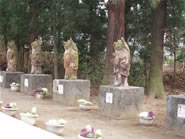 茂林寺の狸像（館林市）