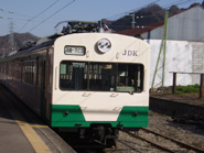 上信電鉄を走る電車（下仁田駅）